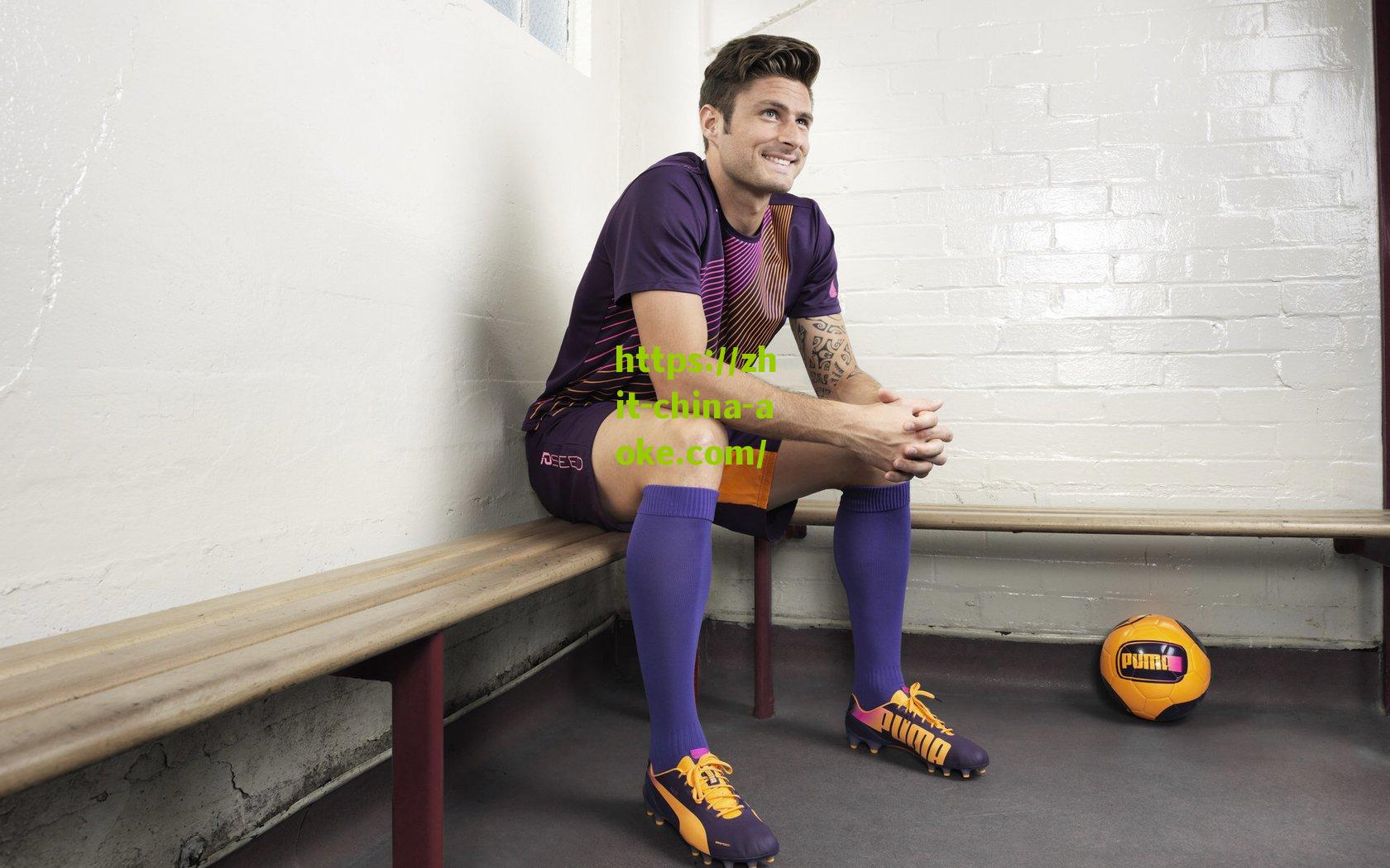 切尔西豪掷4200万镑求购多特蒙德新星吉滕斯，转会前景扑朔迷离